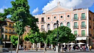 Speak Like a Local: Spanish Street Slang for Everyday Conversations